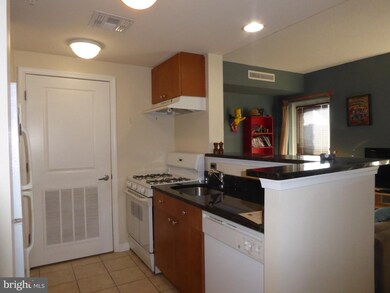 The Crescent unit 704, Silver Spring, MD 20910 - photo 4