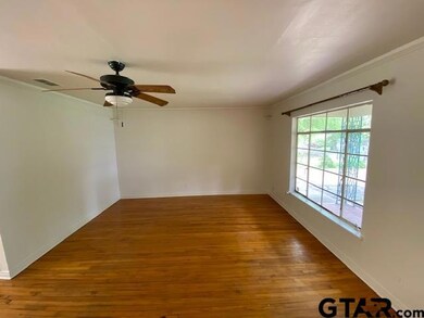 1218 1218 S Azalea Dr, Tyler, TX 75701 - photo 2