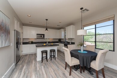 Kitchen & dining area