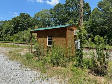 320 Ragsdale Ave, Hazlehurst, MS 39083 - photo 3