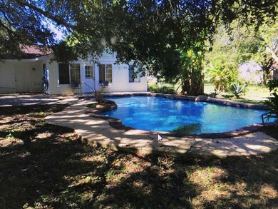 217 Navidad St, Bay City, TX 77414 - photo 4