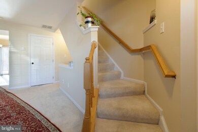 1872 Tiger Lily Cir unit 6, Woodbridge, VA 22192 - photo 4
