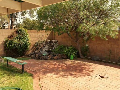 back yard looking at the fountain featur