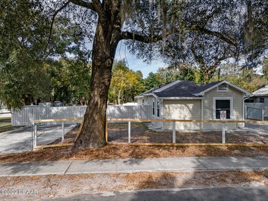 645 E Howry Ave 042