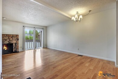 Living/Dining Room 1