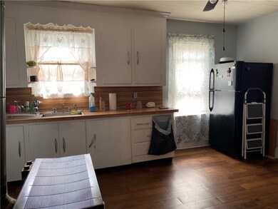 85 Chaplin St, Pawtucket, RI 02861 - photo 4