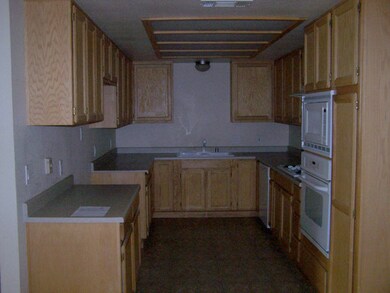 043-751171 - Kitchen