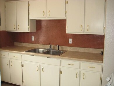 2007 W 69th St, Davenport, IA 52806 - photo 3