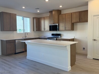 5852 Wisteria Walk St, Las Vegas, NV 89148 - photo 2