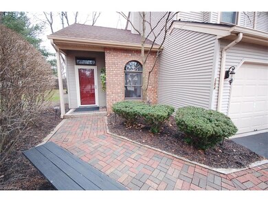 384 Fowler St unit 384, Cortland, OH 44410 - photo 2