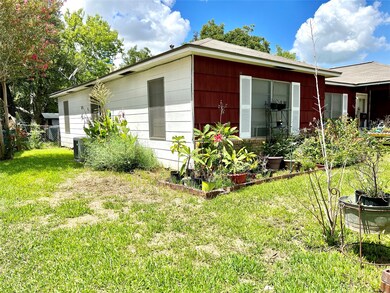 1110 Allen St, Rosenberg, TX 77471 - photo 3