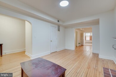 1446 Parkwood Place NW unit UPPER LEVEL, Washington, DC 20010 - photo 4