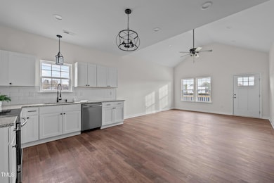 1305 Whitsett St, Burlington, NC 27215 - photo 6