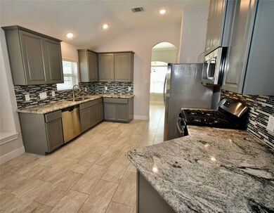 18226 Willow Edge Dr, Tomball, TX 77375 - photo 3