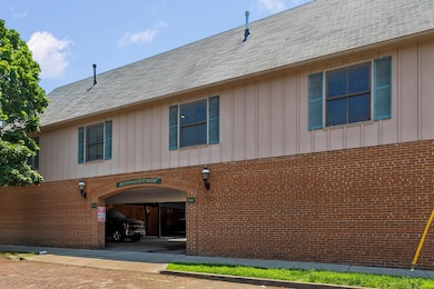 251 E Kossuth St unit A, Columbus, OH 43206 - photo 3