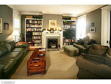 Den/Family/Great Room - Gas fireplace surrounded b