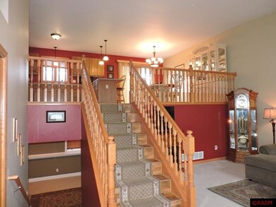 308 Maverick Dr, Mankato, MN 56001 - photo 2