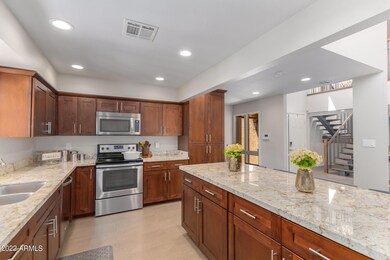 1018 E Becker Ln, Phoenix, AZ 85020 - photo 7