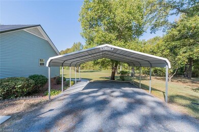 1817 Yorktown Ln, Asheboro, NC 27203 - photo 6