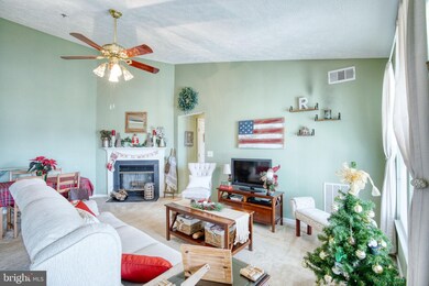 3560 Sherbrooke Cir unit 302, Woodbridge, VA 22192 - photo 3