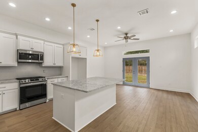 8021 Easter St, Houston, TX 77088 - photo 5