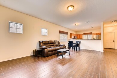 940 E Sava-005-3-Living Roo-MLS_Size