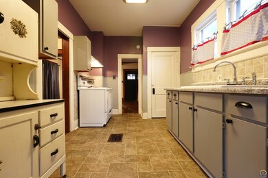 1162 SW Garfield Ave, Topeka, KS 66604 - photo 7