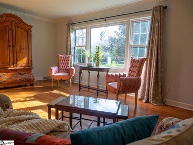 39 Hillsborough Dr, Greenville, SC 29615 - photo 5