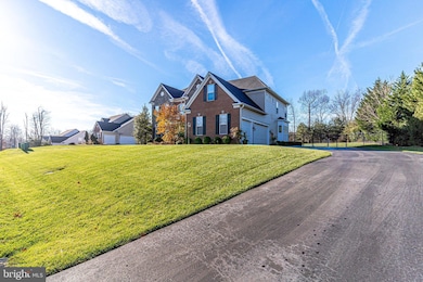 9052 John Sutherland Ln, Lorton, VA 22079 - photo 3