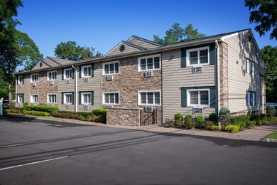 118 Carleton Ave unit 7A, Islip Terrace, NY 11752 - photo 2