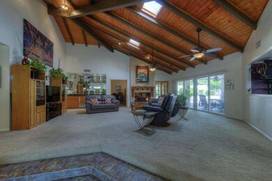 002_Great Room (1)