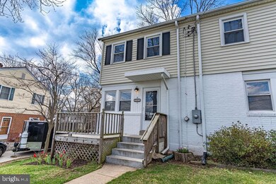 6938 University Dr, Alexandria, VA 22307 - photo 3