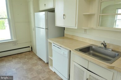 114 S 3rd St, Lemoyne, PA 17043 - photo 6