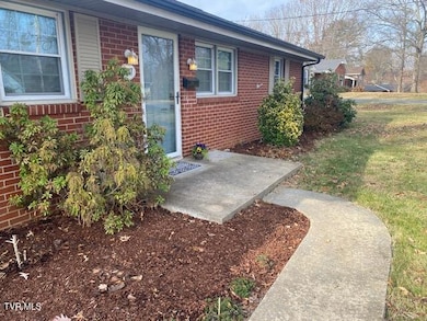 2107 Valley Ln, Johnson City, TN 37604 - photo 4