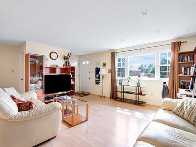 4 Hemlock Cir, Millis, MA 02054 - photo 7