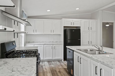 30 Highland Ave, Mechanic Falls, ME 04256 - photo 2