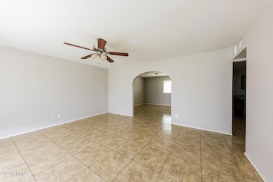 014-photo-living-room-13626386