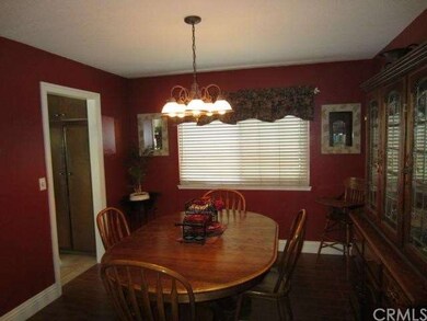 Formal Dining Room, Upgraded Light Fixture, Custom