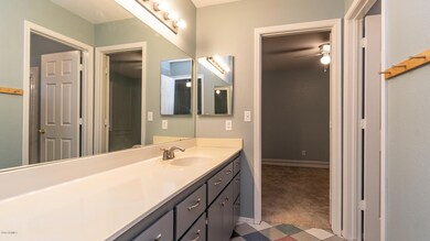1729 E Enrose St-28