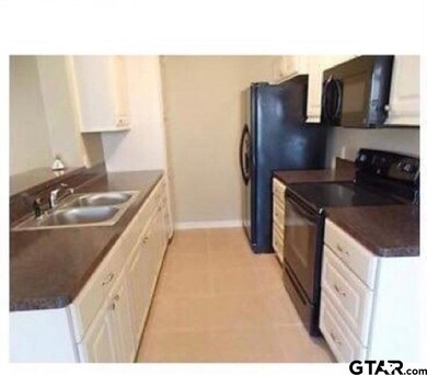 1326/1328 1326 1328 E Houston, Tyler, TX 75701 - photo 4