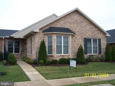 648 Tudor Dr, Hagerstown, MD 21742 - photo 2