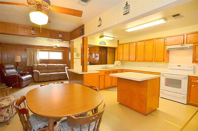 1209 Allen St, Rosenberg, TX 77471 - photo 6