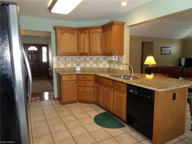 3231 Foxwood Dr, North Royalton, OH 44133 - photo 5