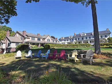 Shelburne Cliffs condos