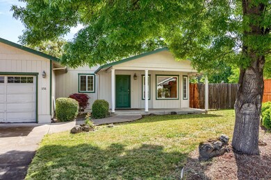 1158 Hampton Dr, Central Point, OR 97502 - photo 3