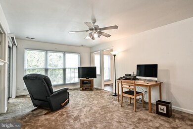 9259 Cardinal Forest Ln unit 201, Lorton, VA 22079 - photo 5