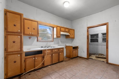 9429 E Avenue H, Houston, TX 77012 - photo 2