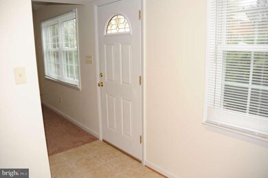 9706 Hagel Cir unit 41/E, Lorton, VA 22079 - photo 2