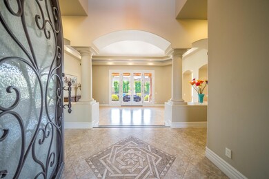 Luxurious Foyer