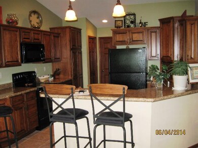 2832MauiDriveKitchen